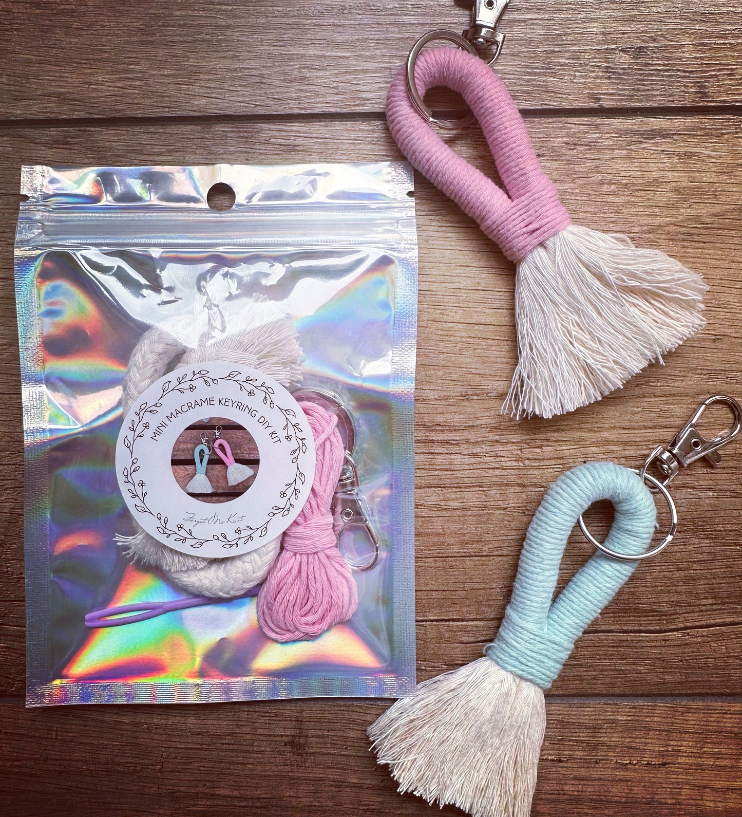 Mini macrame keyring DIY kit